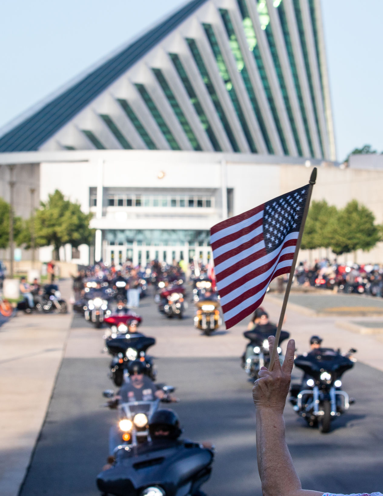 Rolling Thunder 2019 peace sign and flag